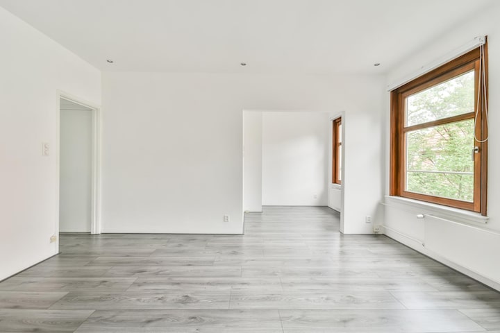 Empty room before staging